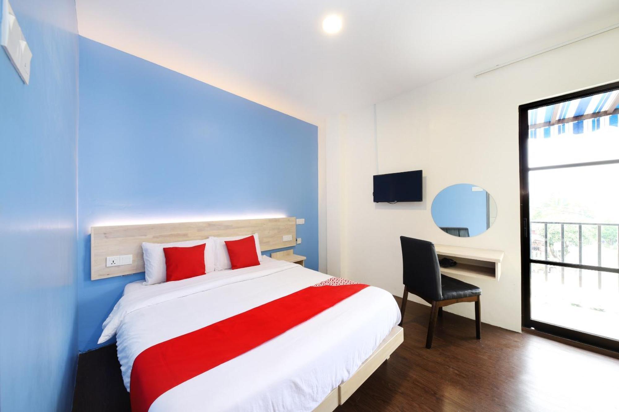 Oyo 778 Bmw 2 Hotel Muar Exterior foto